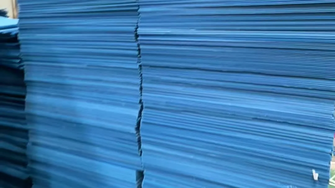 PP Hollow Sheet Specifications: Thickness, Size, Color & Quantity Stacks of blue PP hollow sheet parts prepared for handling