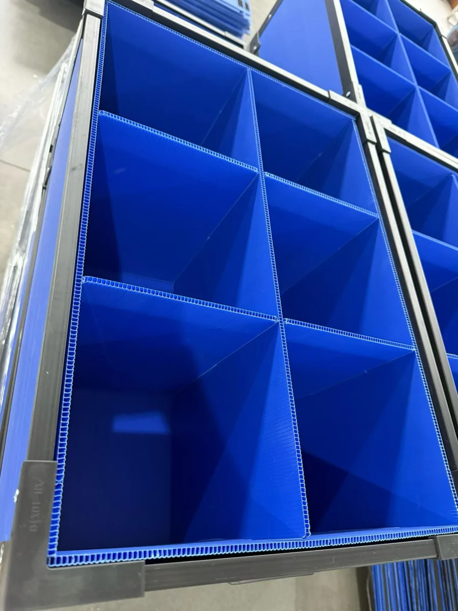 How to Measure PP Corrugated Divider Cell Size Blue PP cell partition showing assembled internal openings