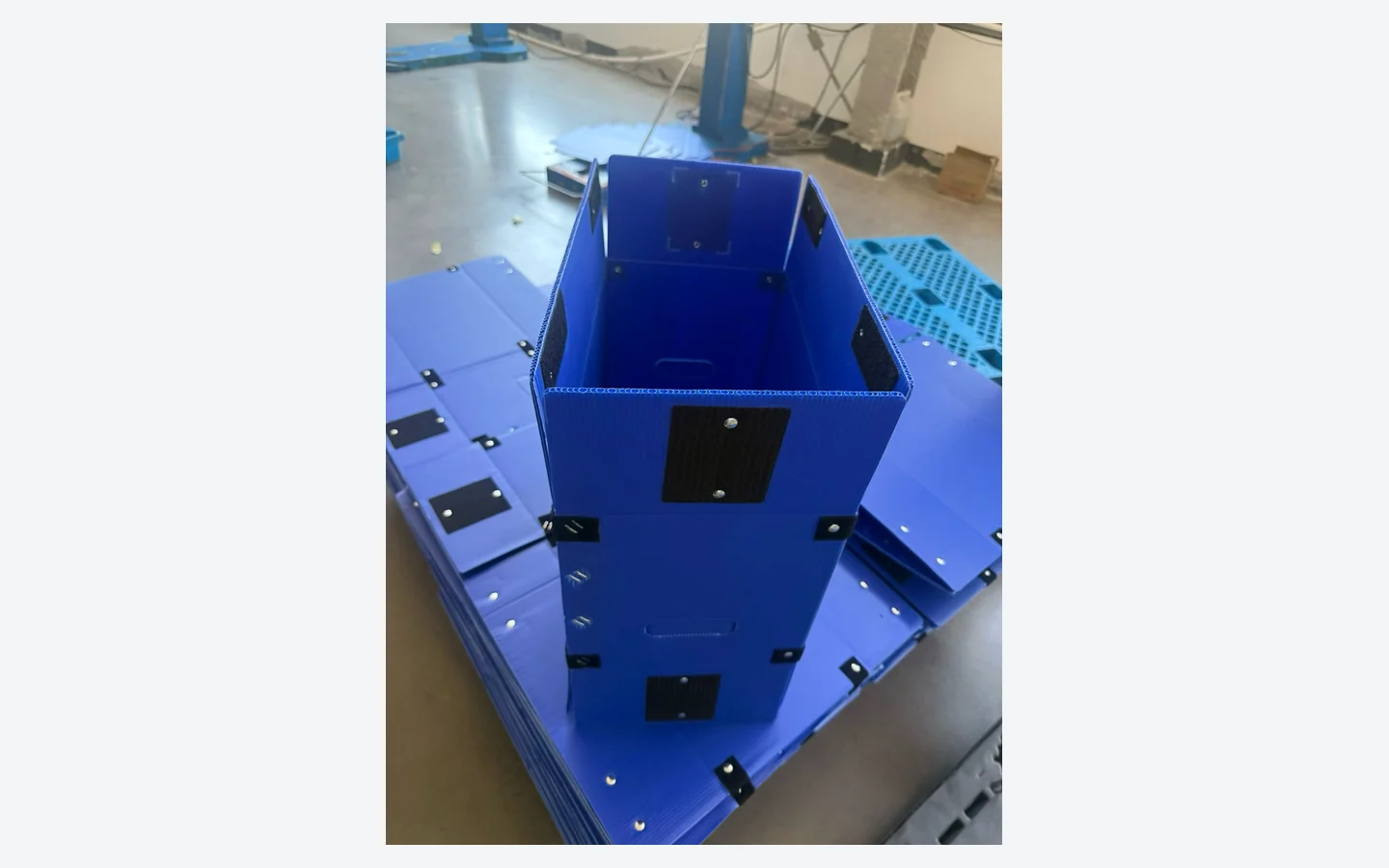 How to Request a PP Corrugated Box Quote Without a Drawing Partially assembled blue PP corrugated box showing panels used for dimension review