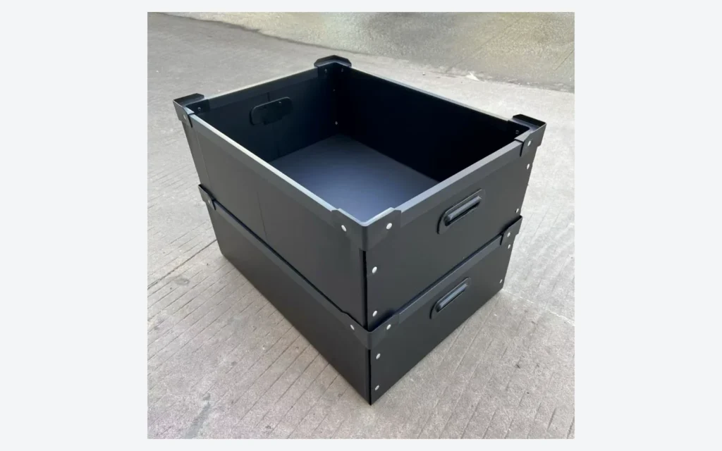 Open black PP corrugated foldable box showing reinforced edges for packaging selection