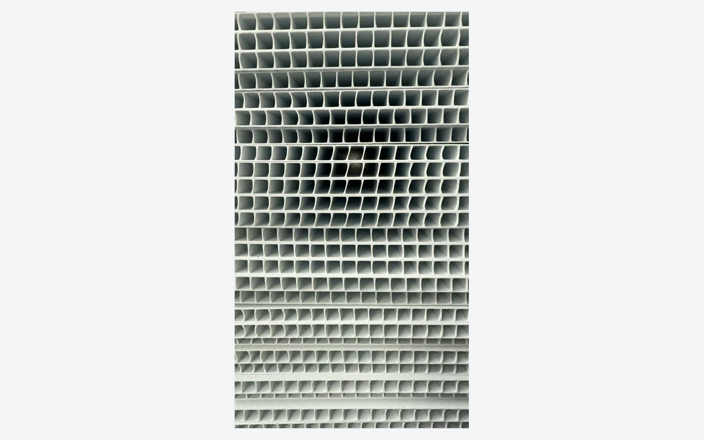 PP corrugated honeycomb divider showing individual protection cells