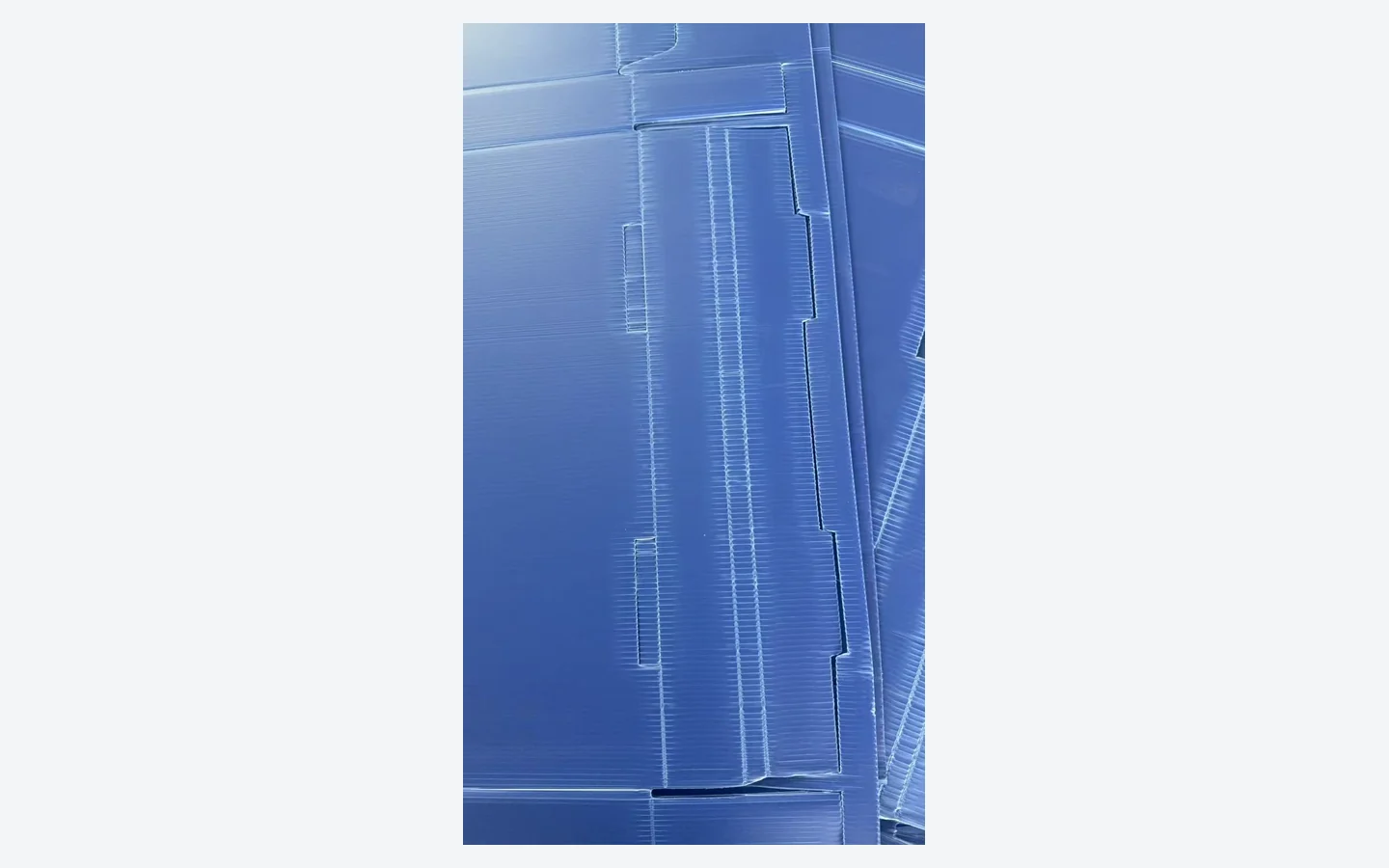 Flat PP corrugated box component prepared for return shipment