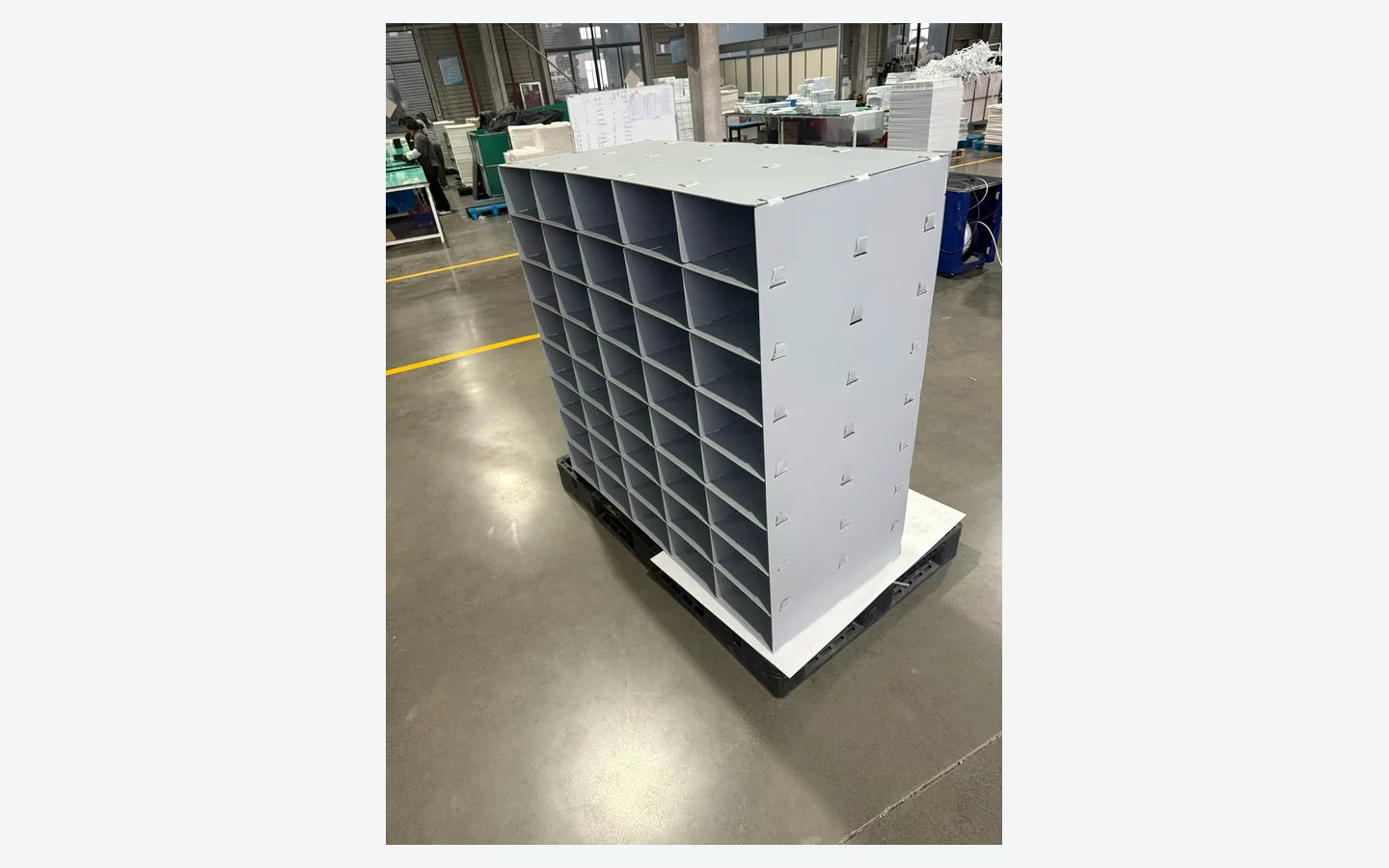 PP corrugated divider grid prepared for dimension and cell-size review